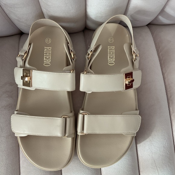 RIHERO Sandals - Picture 1 of 3